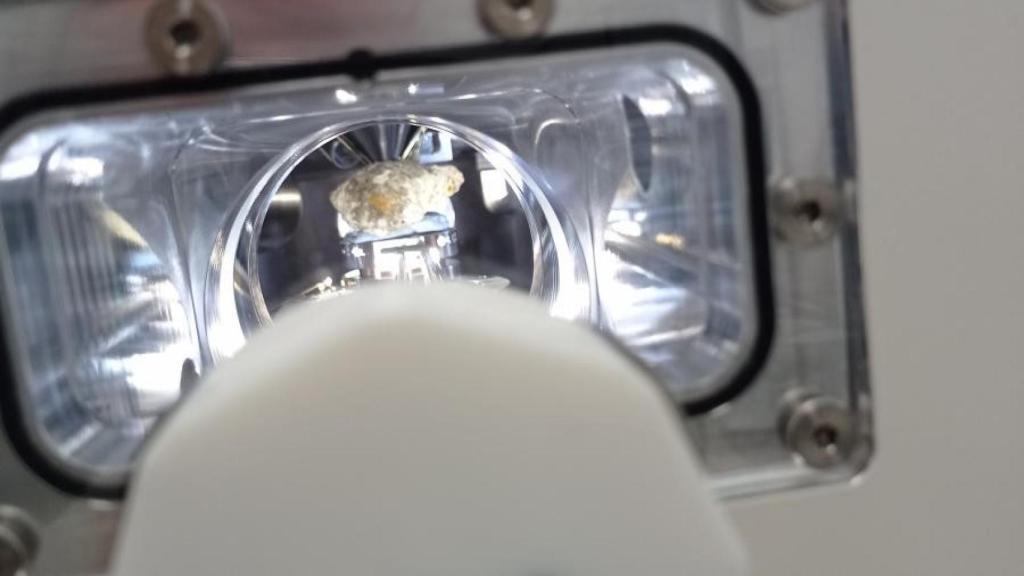 Una muestra del nuevo mineral descubierto en Galicia.