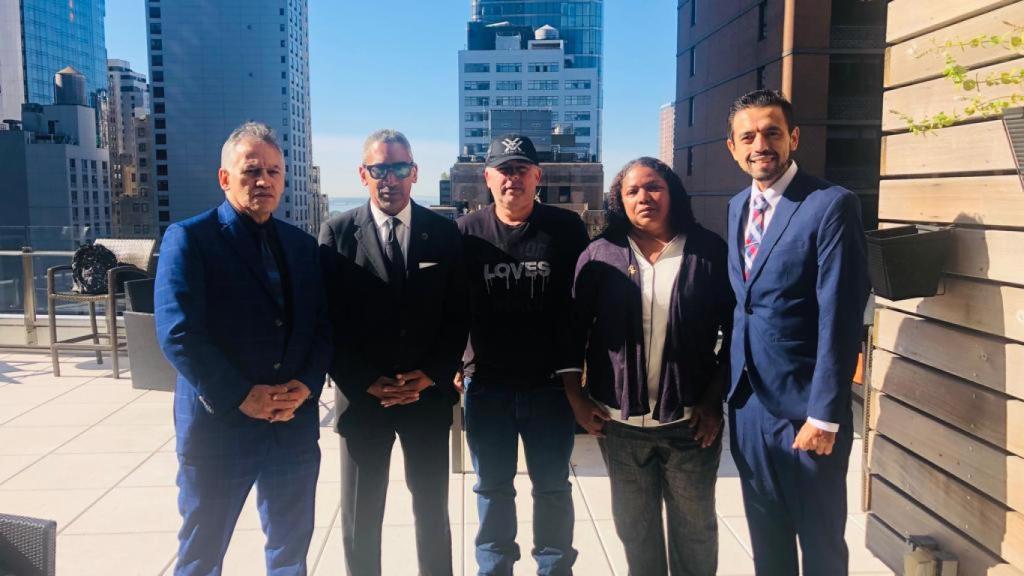 Rubiela Arias junto a otros representantes de la organización del 11-S.