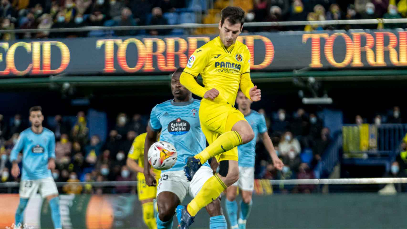 Manu Trigueros ante el Celta de Vigo. Foto: Villarreal CF.