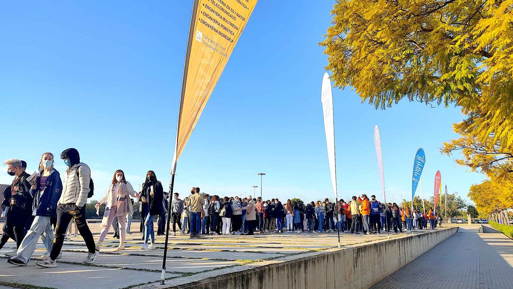 Las universidades, como la de Alicante en la imagen, recibirán este lunes más de 122.000 estudiantes.