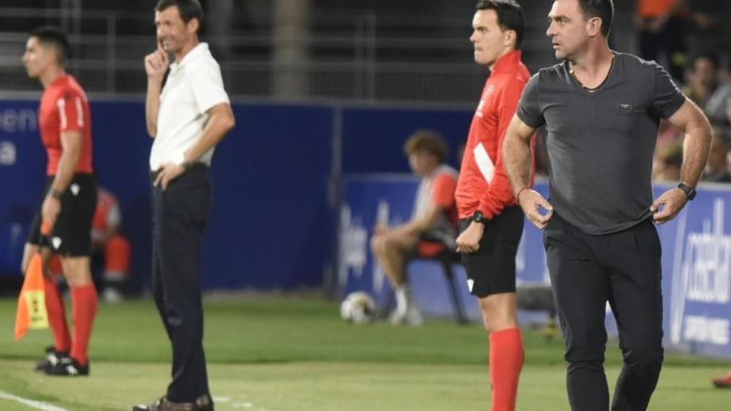 Pablo Guede durante el Huesca-Málaga CF