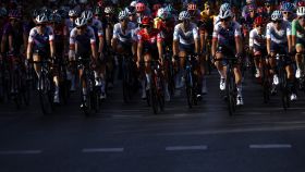 Remco Evenepoel al frente del pelotón en la última etapa de La Vuelta 2022