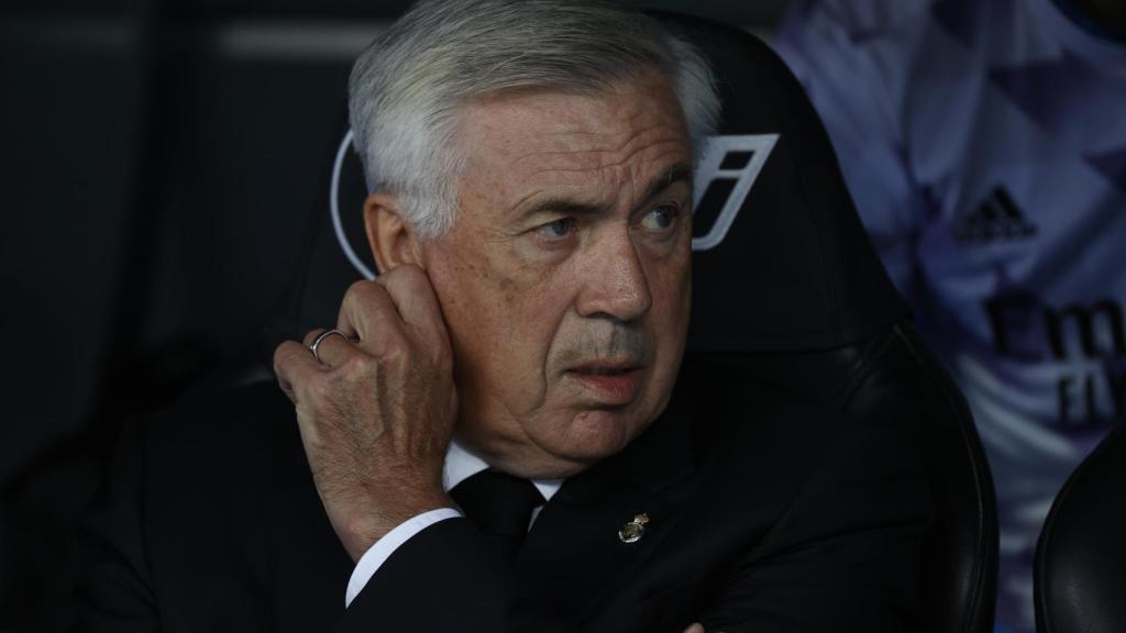 Carlo Ancelotti en el banquillo del Santiago Bernabéu