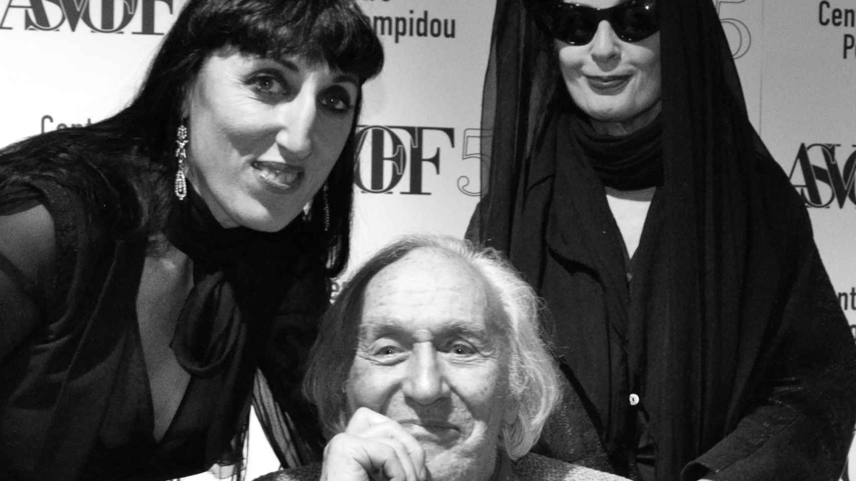 William Klein junto a Rossy de Palma y Diane Pernet en el Centre Georges Pompidou de París (2012)