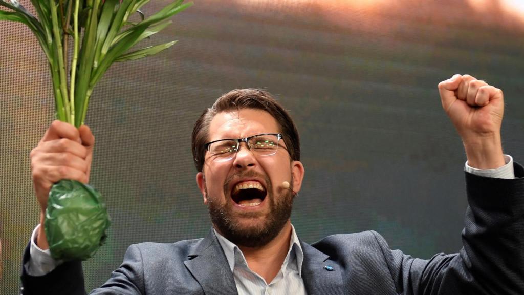 Jimmie Åkesson, líder del partido ultraderechista Demócratas de Suecia, celebra su victoria.