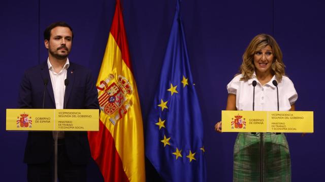 La ministra de Trabajo y vicepresidenta segunda del Gobierno, Yolanda Díaz, y el ministro de Consumo, Alberto Garzón.