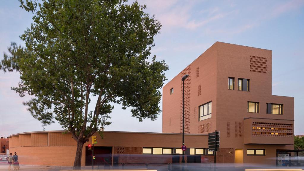 Fachada del Colegio Agustín Gericó, en Zaragoza.