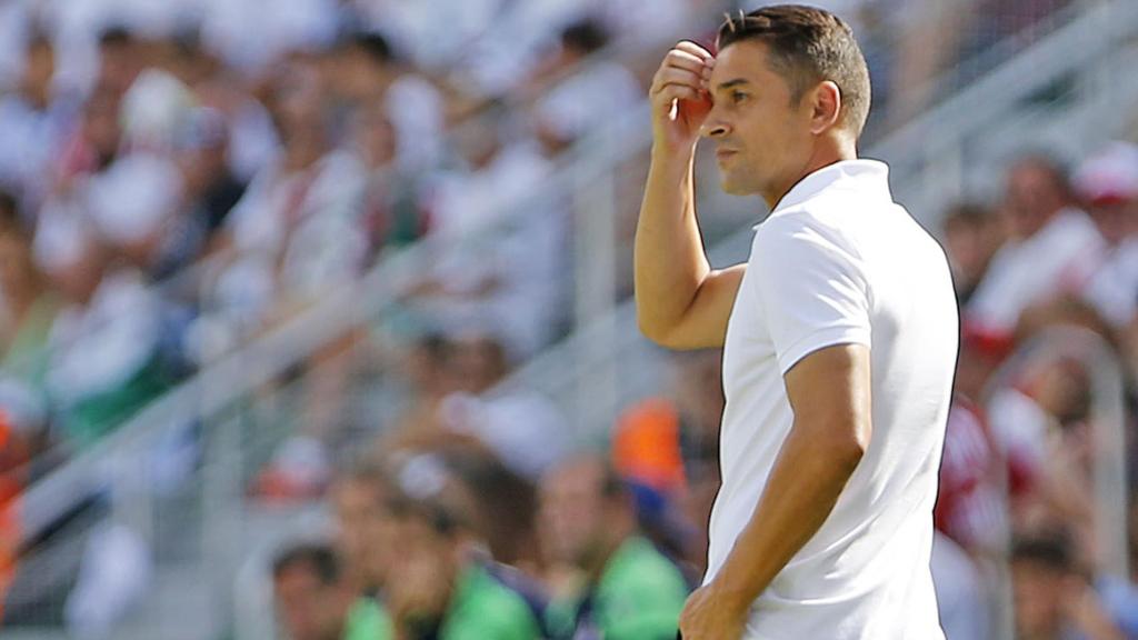 El entrenador del Elche, Francisco Rodríguez, durante el partido contra el Athletic.