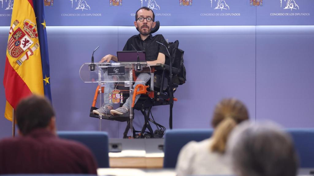 El portavoz de Unidas Podemos en el Congreso de los Diputados, Pablo Echenique, este martes en rueda de prensa.