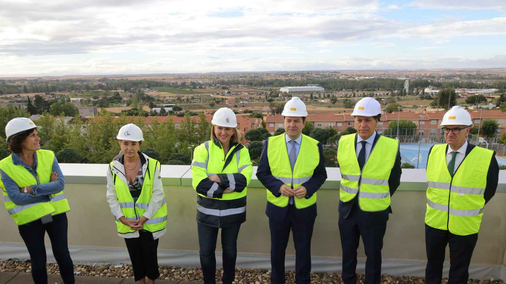 El presidente de la Junta, Alfonso Fernández Mañueco, visita las obras de la Residencia San Juan de Sahagún de Salamanca