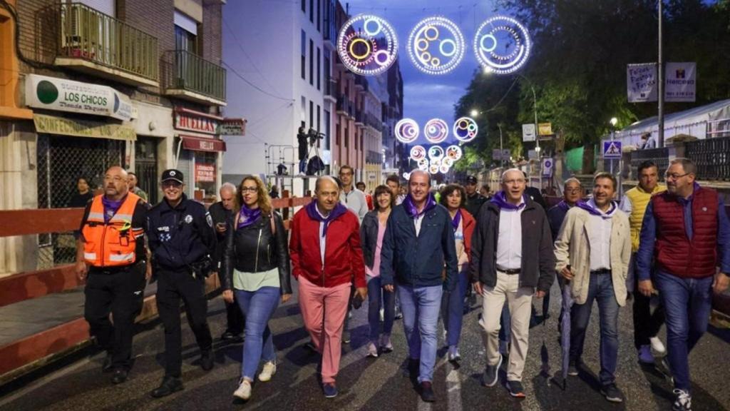 Paseíllo de los alcaldes de Guadalajara antes del encierro.