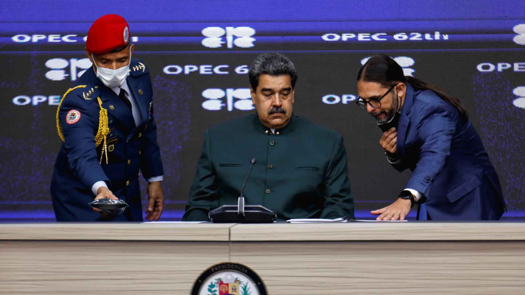 El presidente venezolano, Nicolás Maduro, durante una reunión de la OPEC.