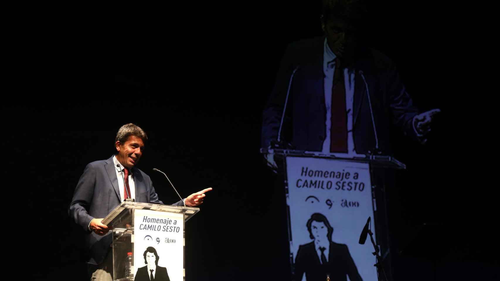 El presidente de la Diputación de Alicante, Carlos Mazón, en la gala-homenaje a Camilo Sesto