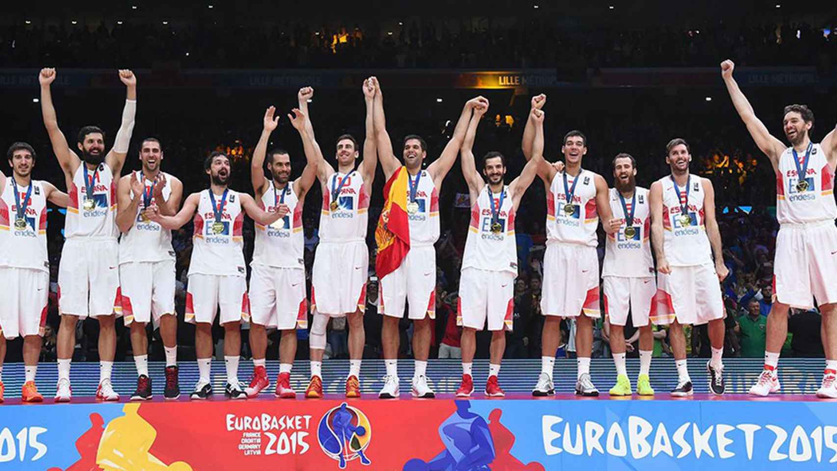 La selección española de baloncesto celebra su victoria en el Eurobasket 2015