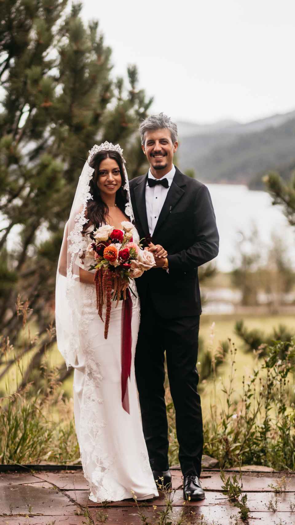 Antonio Gómez e Isabella Gomez el día de su boda.
