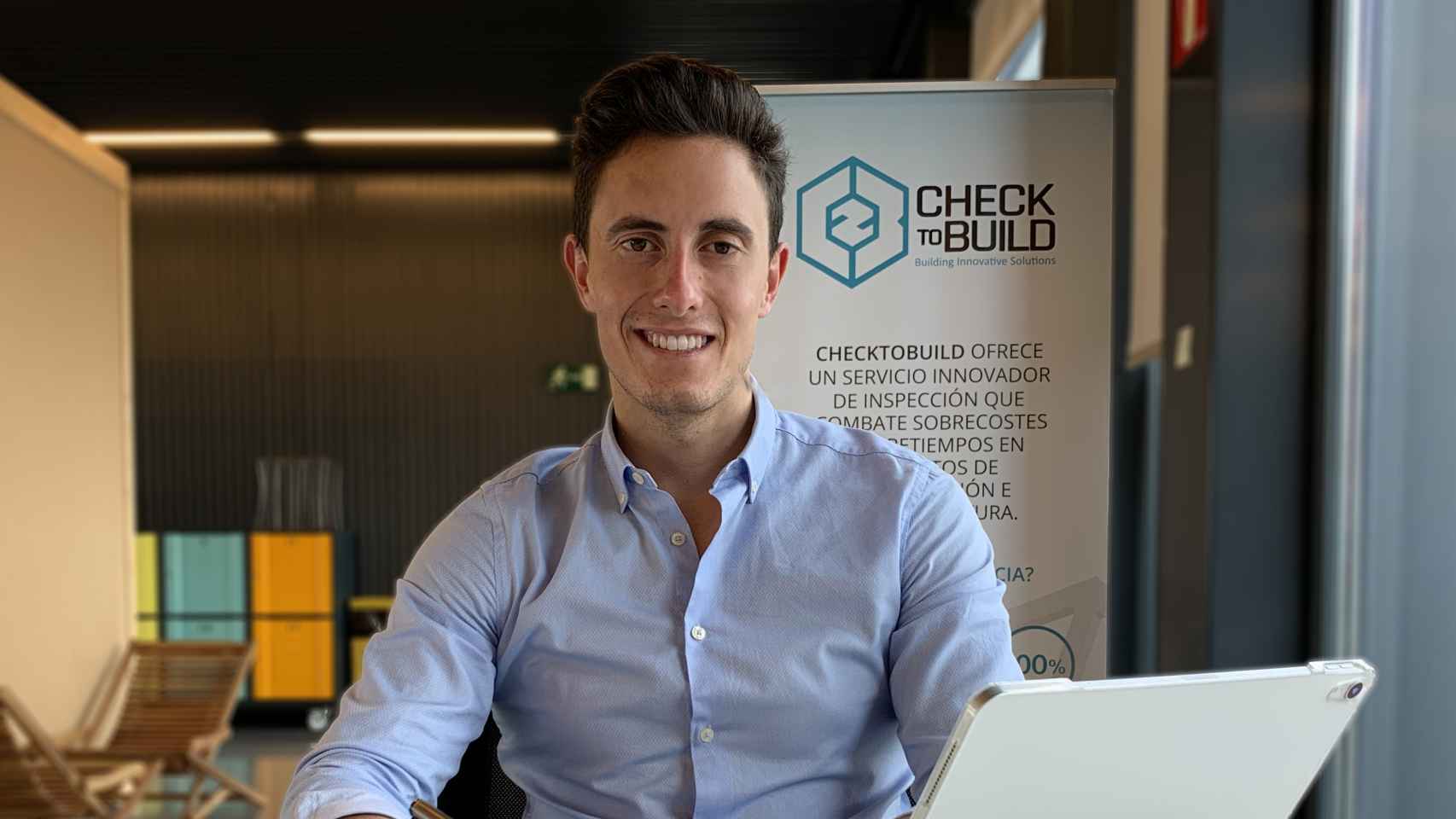 Alejandro Ruiz es el fundador y CEO de Checktobuild.