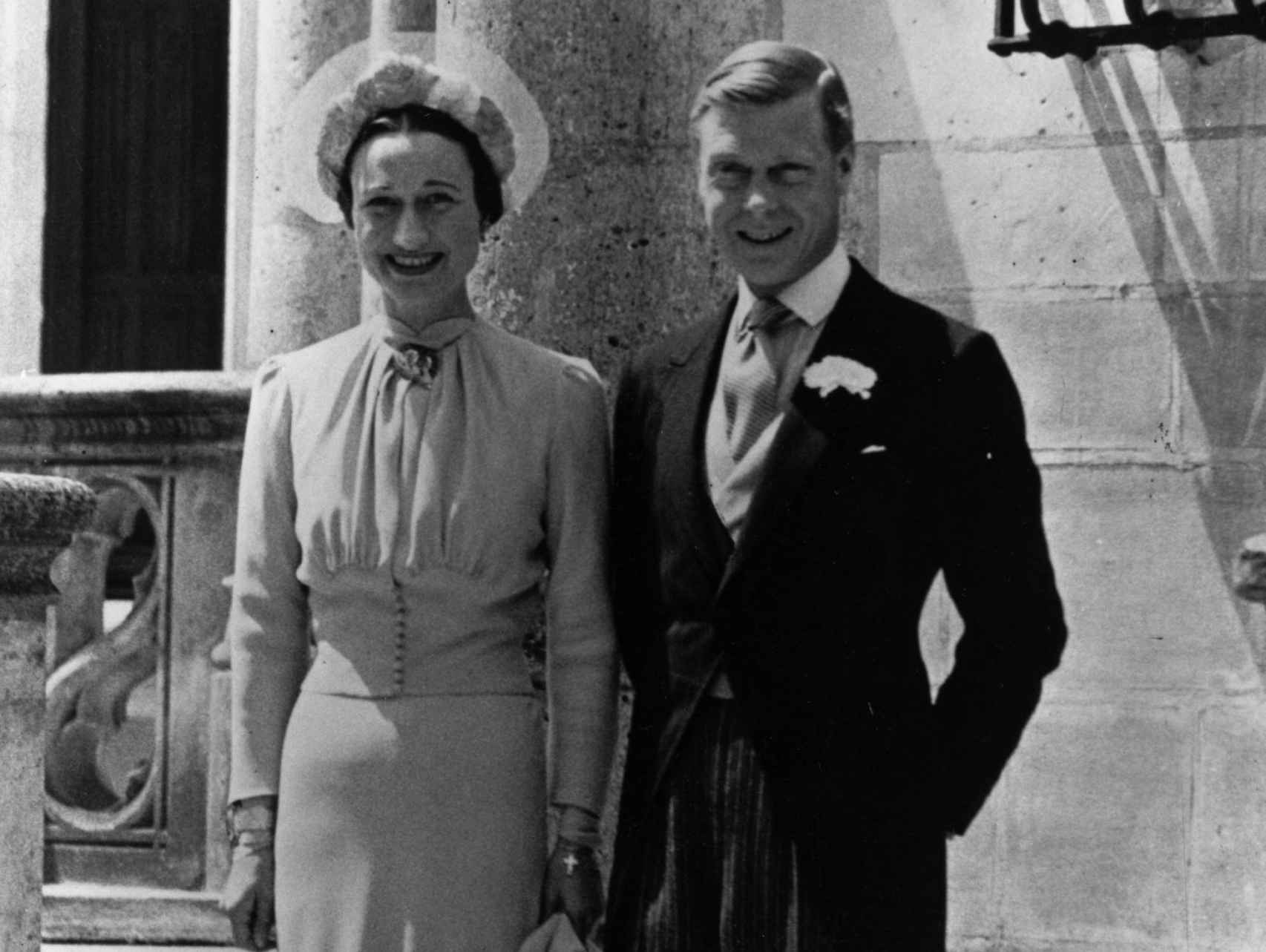 Eduardo VIII y Wallis Simpson, el día de su boda en Francia en 1937.