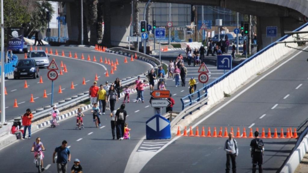 Imagen de una de las ciclovías celebradas en Alicante.