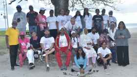 Algunas de las personas que se unieron al reto solidario de Ruby y Dave en Isla Mauricio