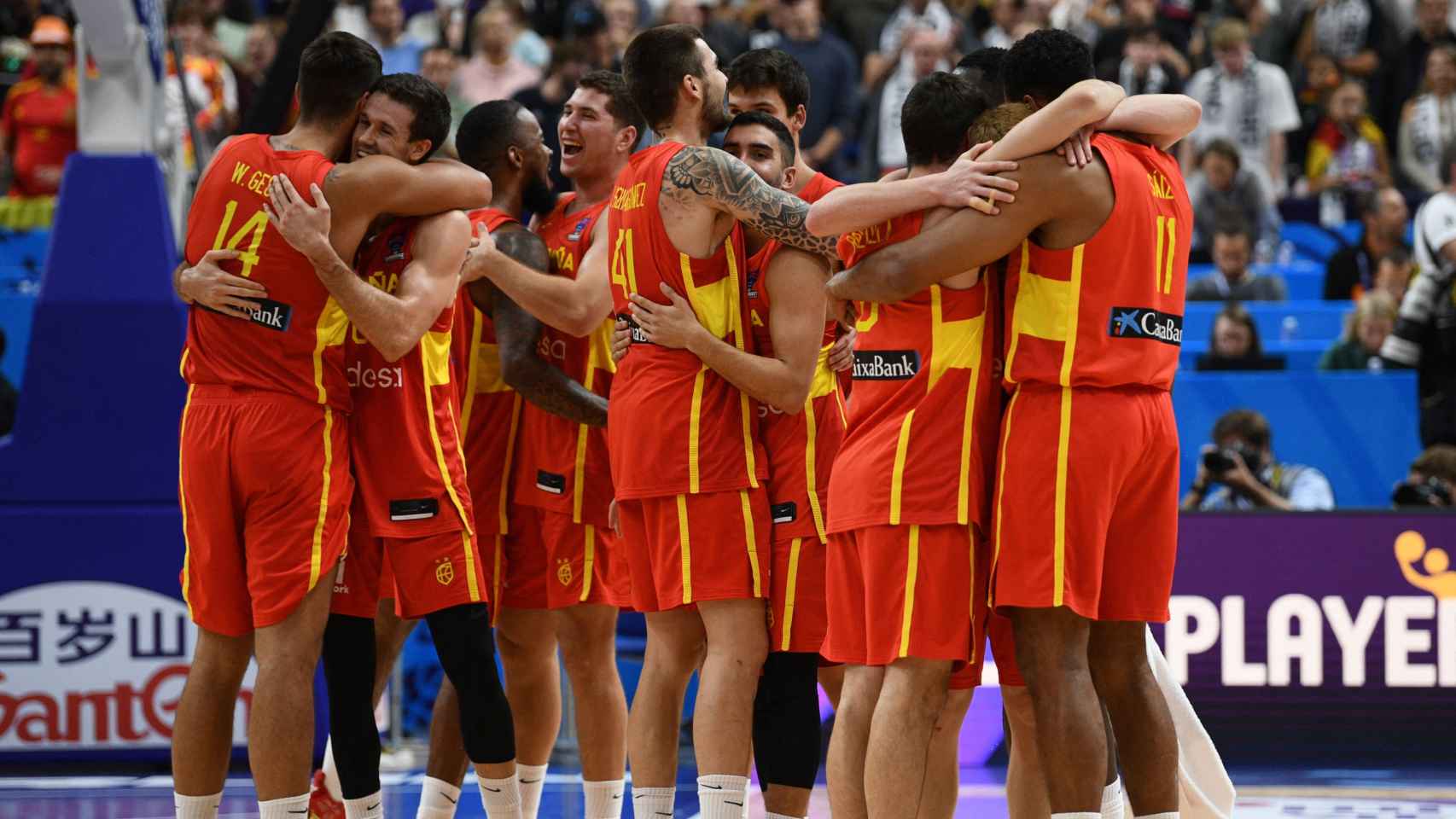 España celebra la victoria ante Alemania en el Eurobasket