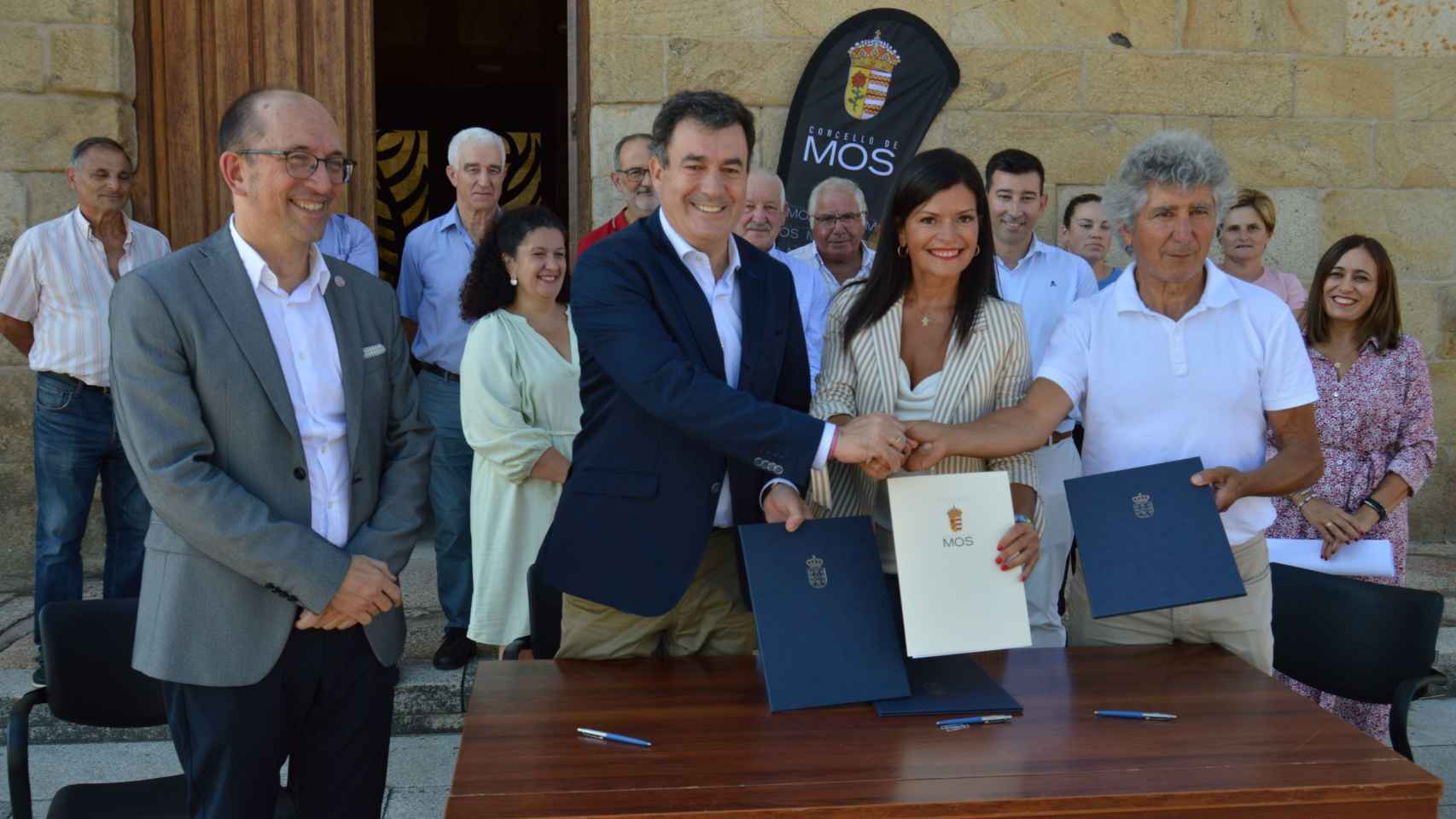 Firma del  convenio entre la Xunta y la Fundación Pazo de Mos.
