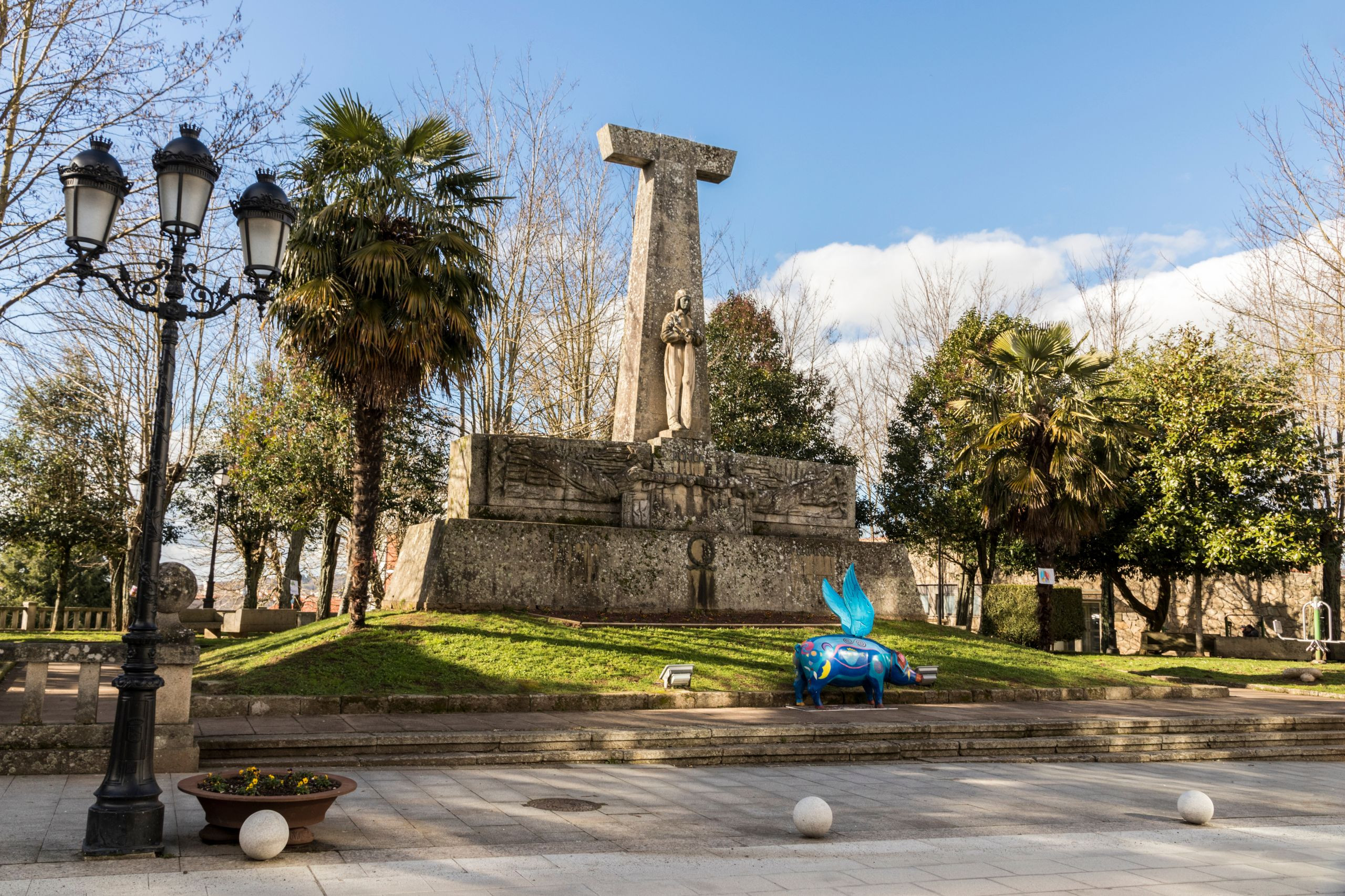 Monumento a Joaquin Loriga Taboada de Francisco Asorey, Lalín. Foto: Shutterstock