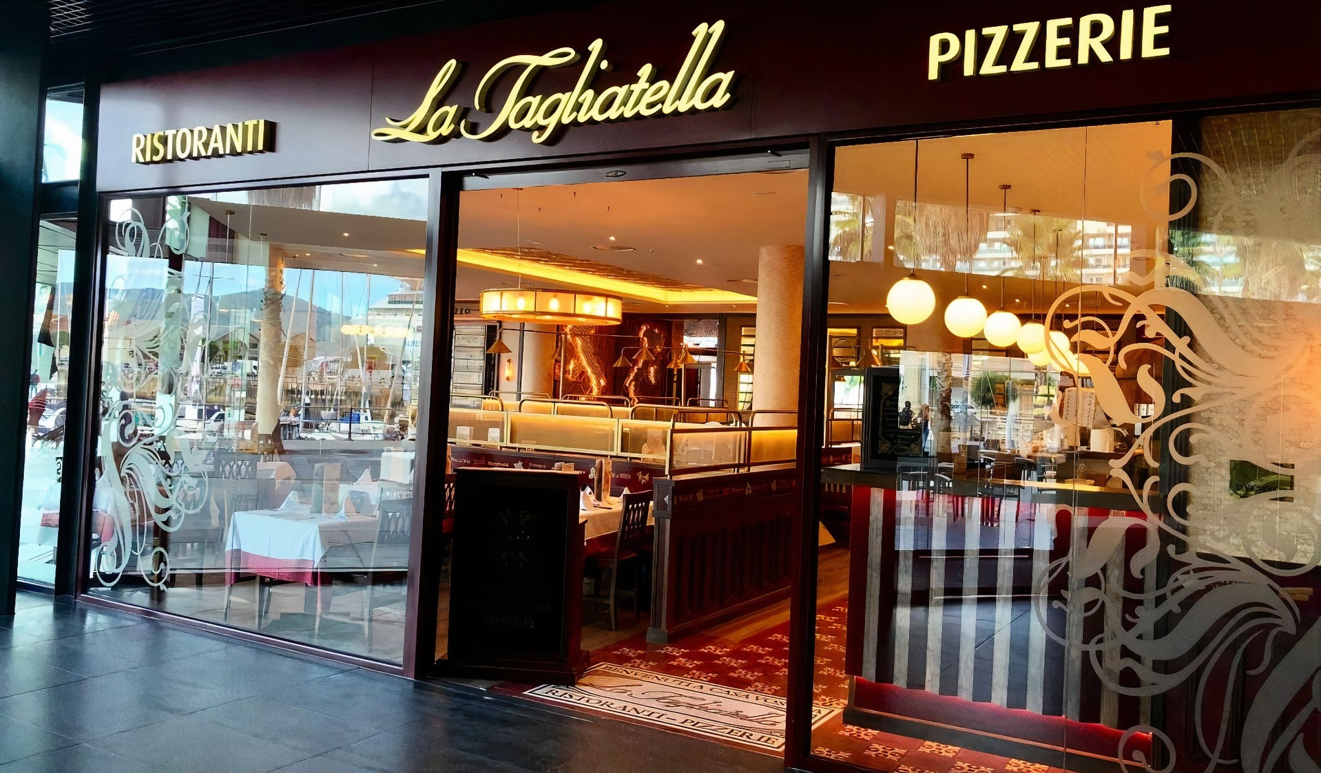 Nuevo local de La Tagliatella en el centro comercial A Laxe.