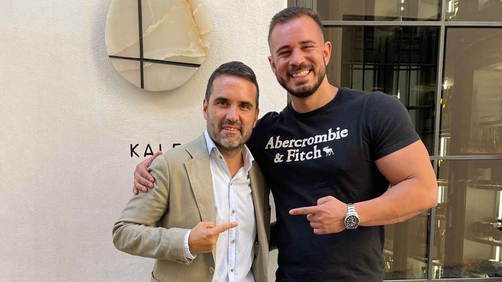 Jacobo Florido, concejal de Turismo de Málaga, y Cenando con Pablo, afamado 'youtuber' gastronómico.