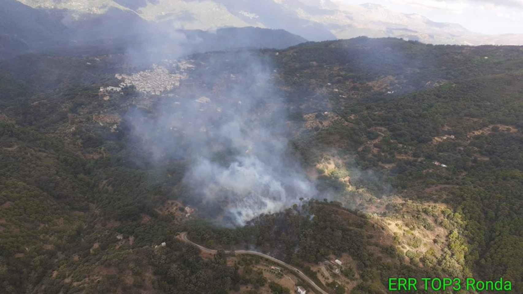 Imagen del incendio declarado en el municipio malagueño de Jubrique.