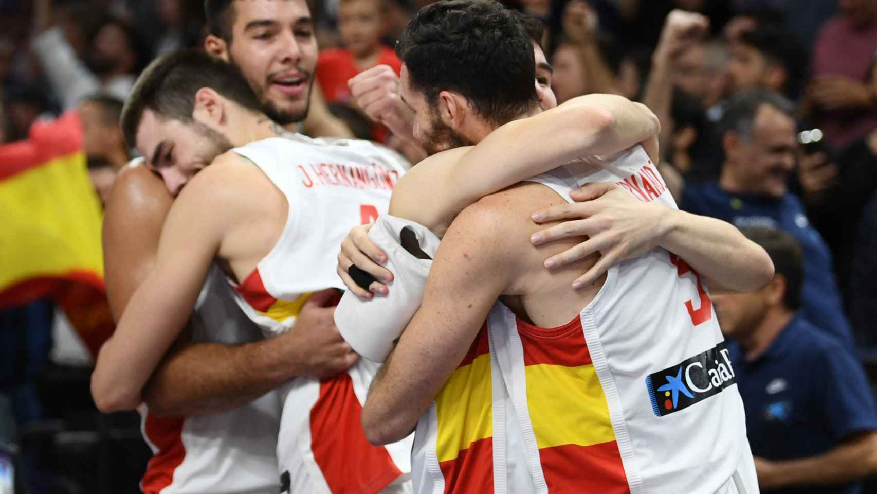 Felicidad desbordada en el equipo español tras ganar el Eurobasket