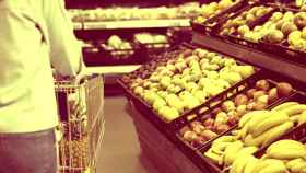 Lineal de fruta de un supermercado.