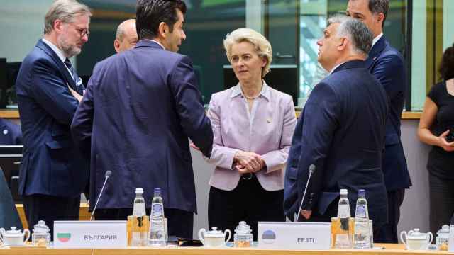 Ursula von der Leyen y Viktor Orbán, durante una reunión del Consejo Europeo en Bruselas