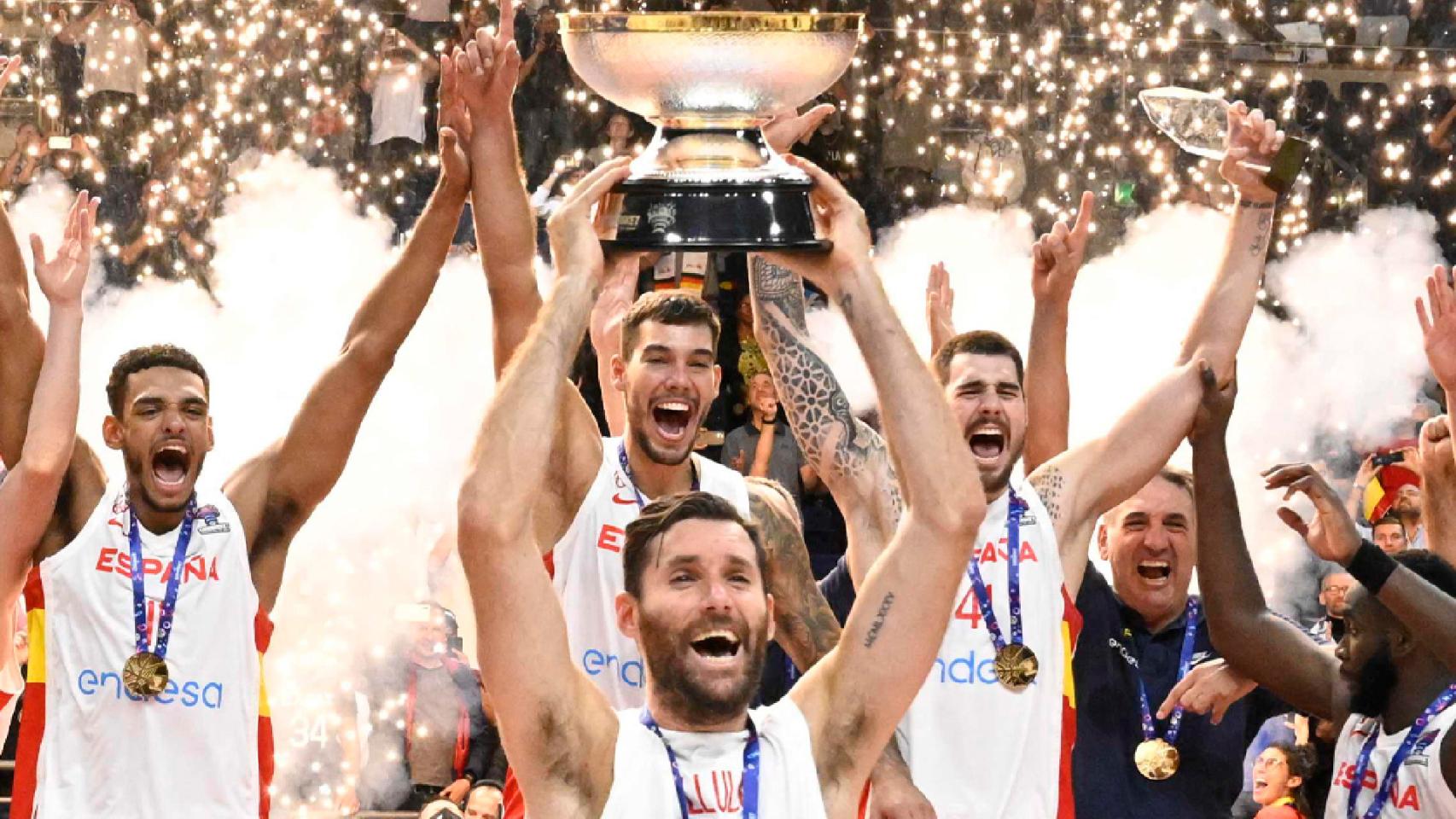 Rudy Fernández levanta el trofeo del Eurobasket 2022