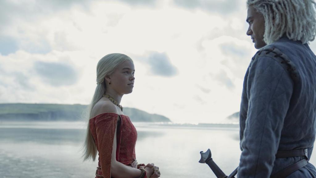 Rhaenyra Targaryen  y Laenor Velaryon acordando su matrimonio abierto.