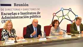 Jesús Julio Carnero inaugura la reunión que ha mantenido la Red de Escuelas e Institutos (REI)