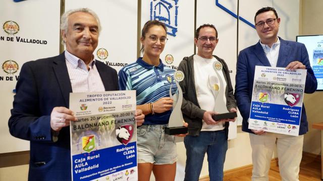 José Luis, Amaia González, Miguel Ángel Peñas y Javier González en la presentación del encuentro en la Diputación