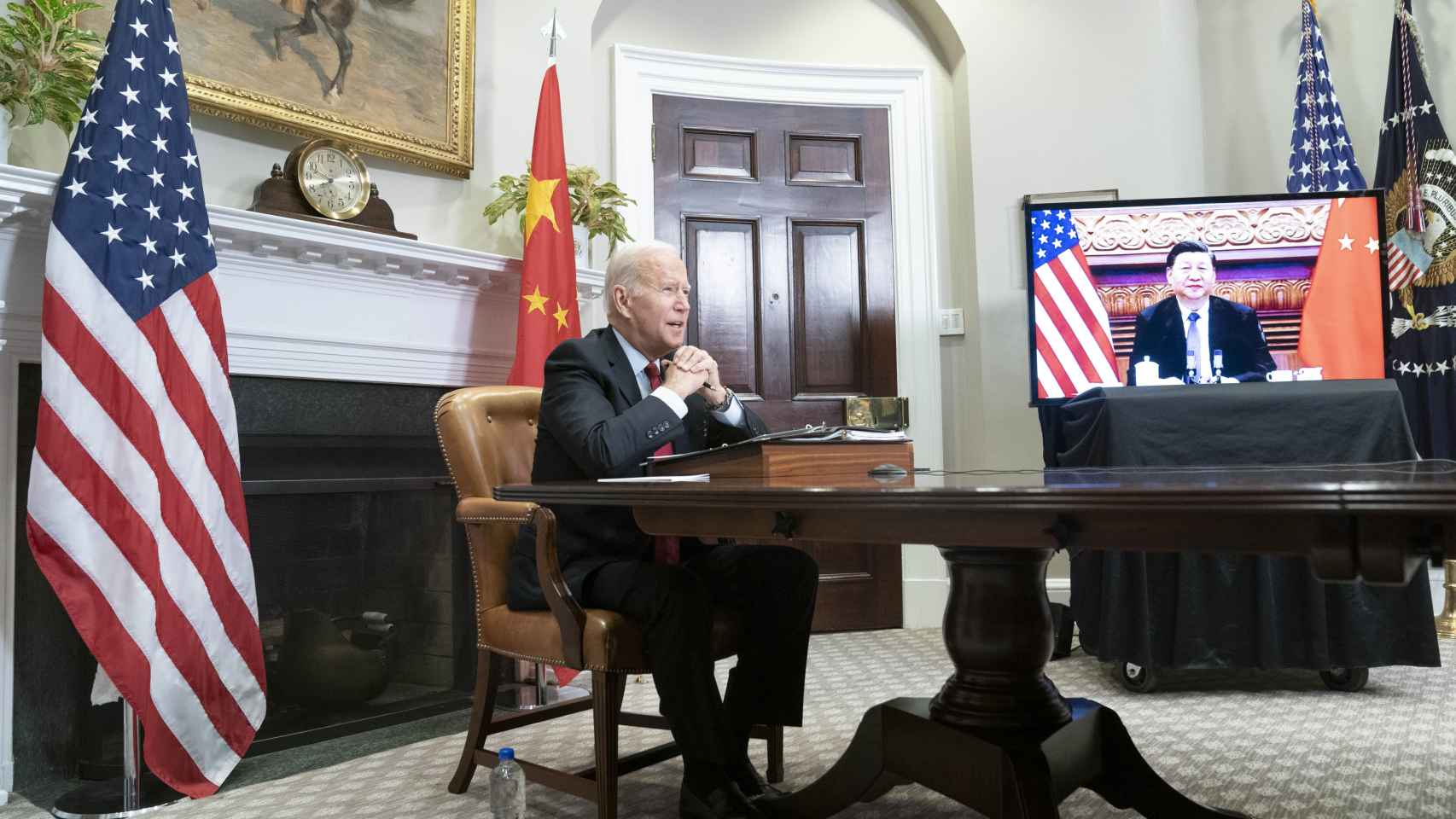 Imagen de archivo del encuentro mantenido entre Joe Biden, presidente de EEUU, y Xi Jinping, su homólogo chino, en noviembre de 2021.