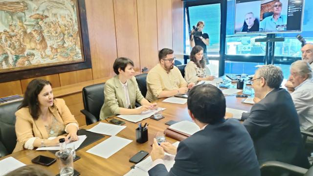 Reunión de la portavoz nacional del BNG, Ana Pontón; y de la eurodiputada Ana Miranda, entre otros cargos del BNG.