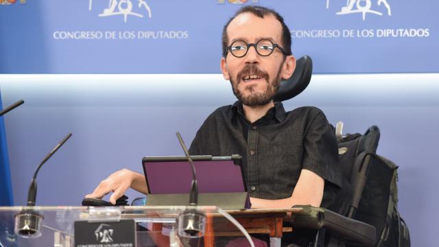 El portavoz de Unidas Podemos en el Congreso, Pablo Echenique, este martes en rueda de prensa.