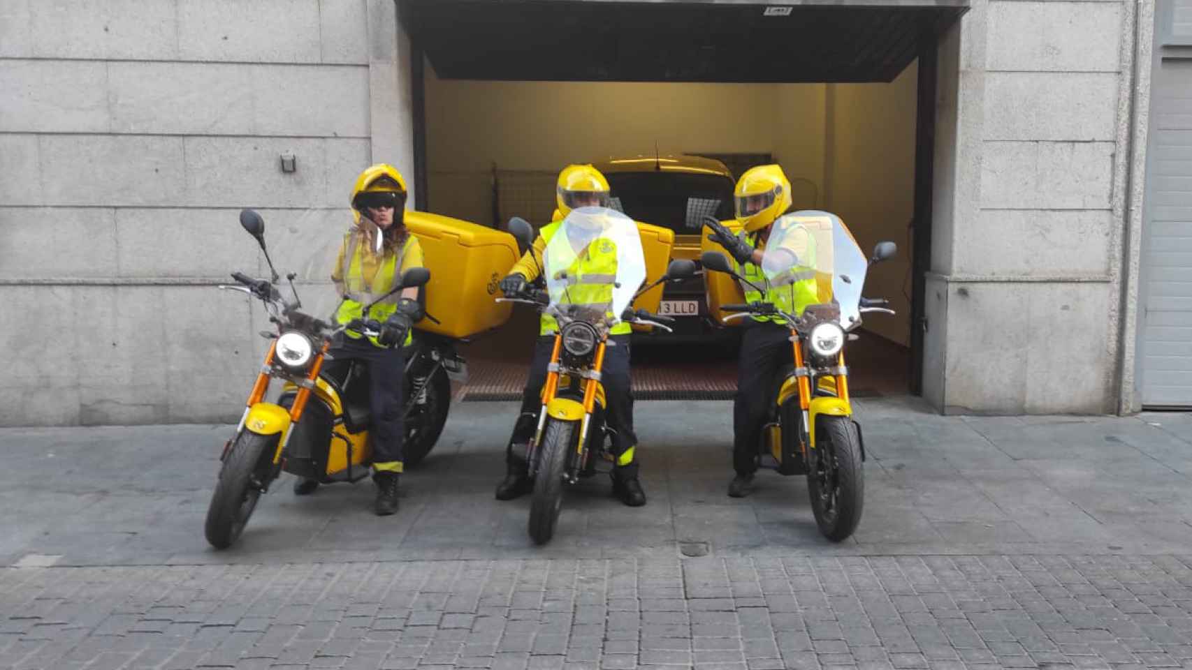 Correos estrena 3 nuevas motos eléctricas en Medina del Campo