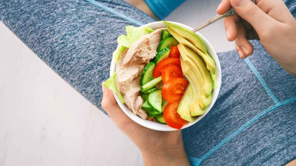 mujer salud deporte comida sana