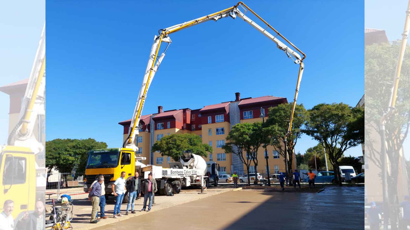 Inicio de las obras de la pista polideportiva en la Plaza de Europa, en Monte Porreiro.