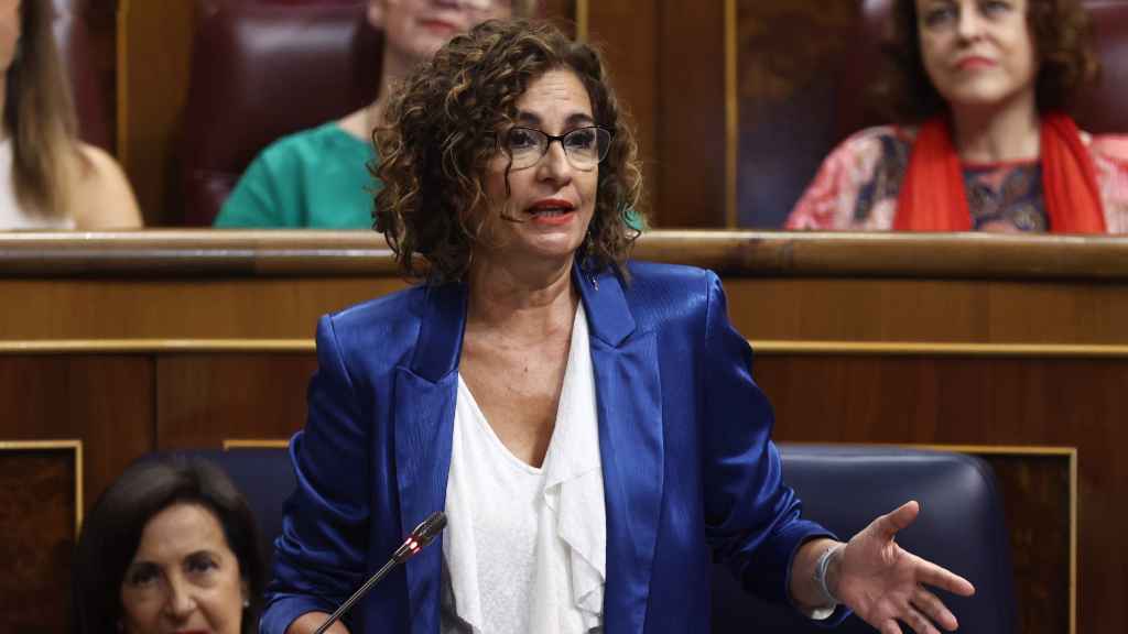 La ministra de Hacienda, María Jesús Montero, este miércoles en la sesión de control al Gobierno.