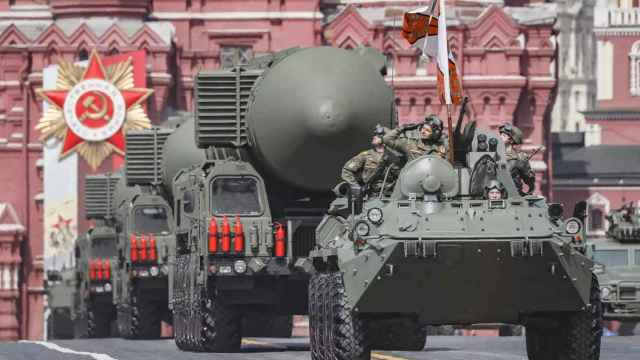 Misiles nucleares en el desfile militar del Día de la Victoria de la URSS