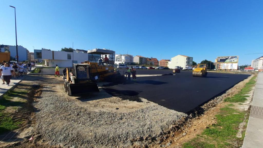 Obras de pavimentación en Carballo.