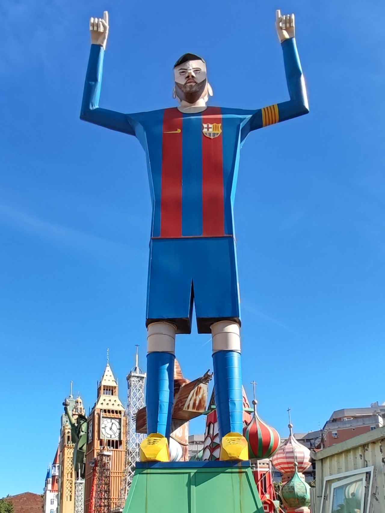 El Messi monumento que muchos culés creen que es.