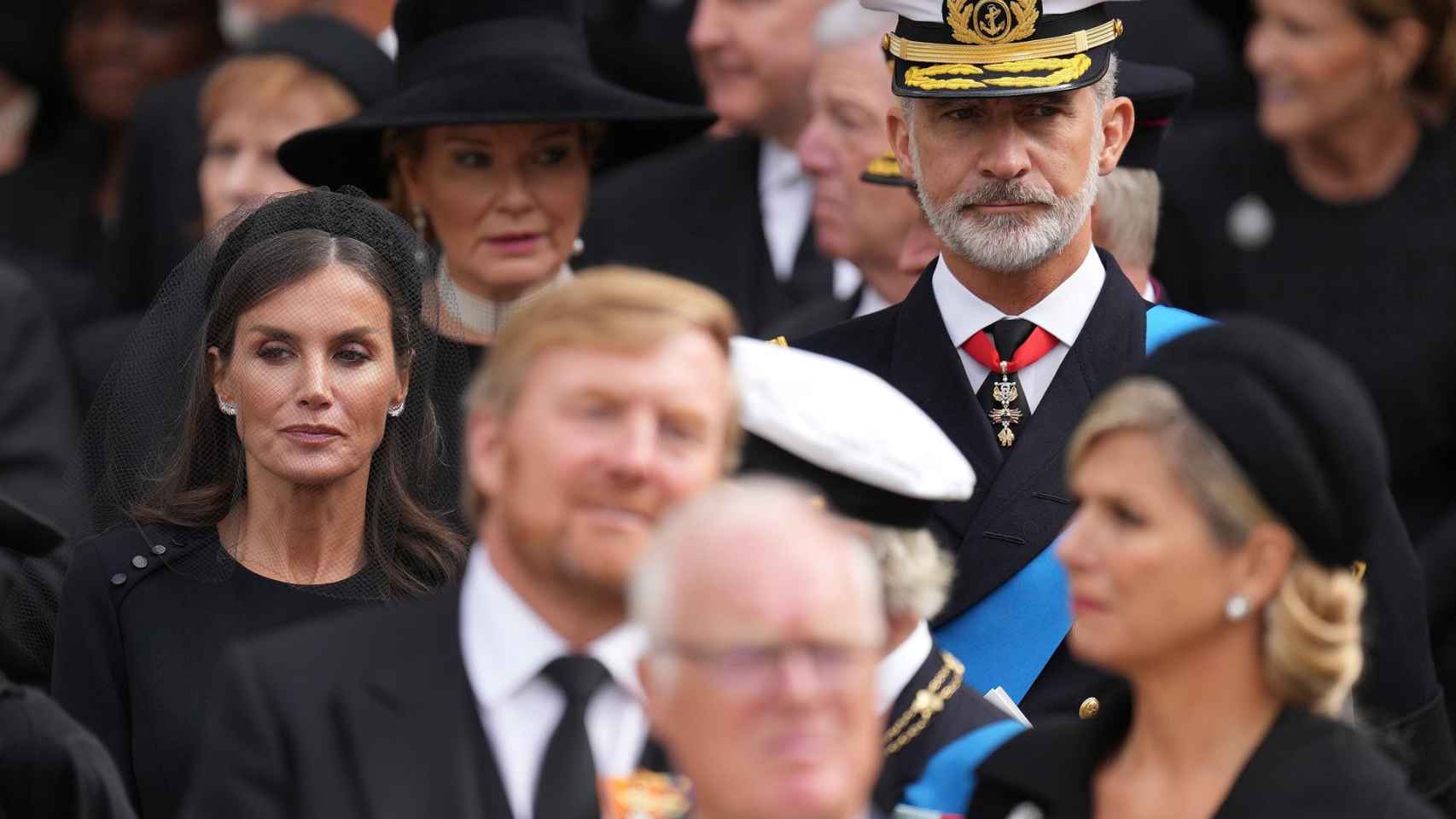 Felipe VI y Letizia durante el funeral de Isabel II en Londres.