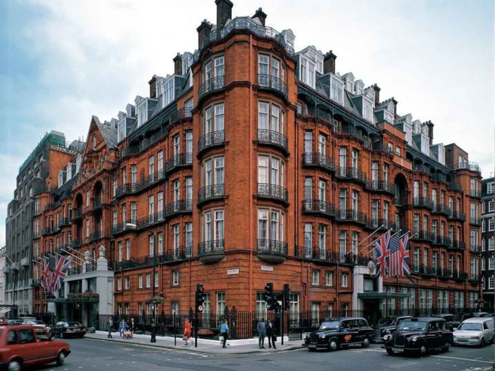 Fachada del hotel Claridge de Londres donde se alojaron Juan Carlos y Sofía en una suite con dormitorios separados.