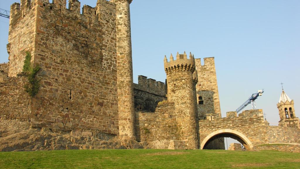 Castillo templario de Ponferrada, la capital de El Bierzo, comarca de donde se cree que era originaria Egeria, la primera gran viajera conocida