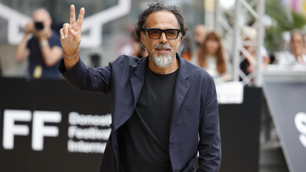 Alejandro G. Iñárritu, a su llegada a San Sebastián, donde ha enseñado un nuevo montaje de 'Bardo'.